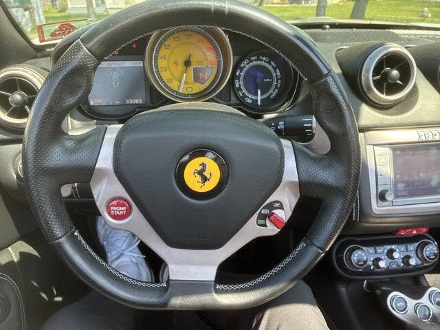 2011 Ferrari California Roadster photo 24