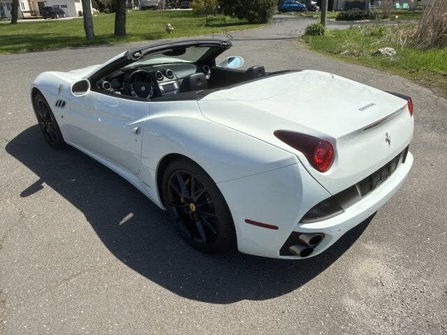 2011 Ferrari California Roadster photo 9