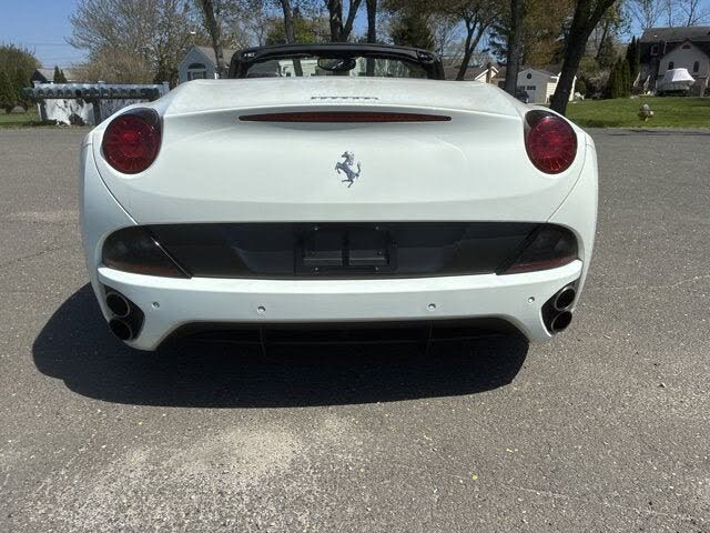 2011 Ferrari California Roadster photo 10