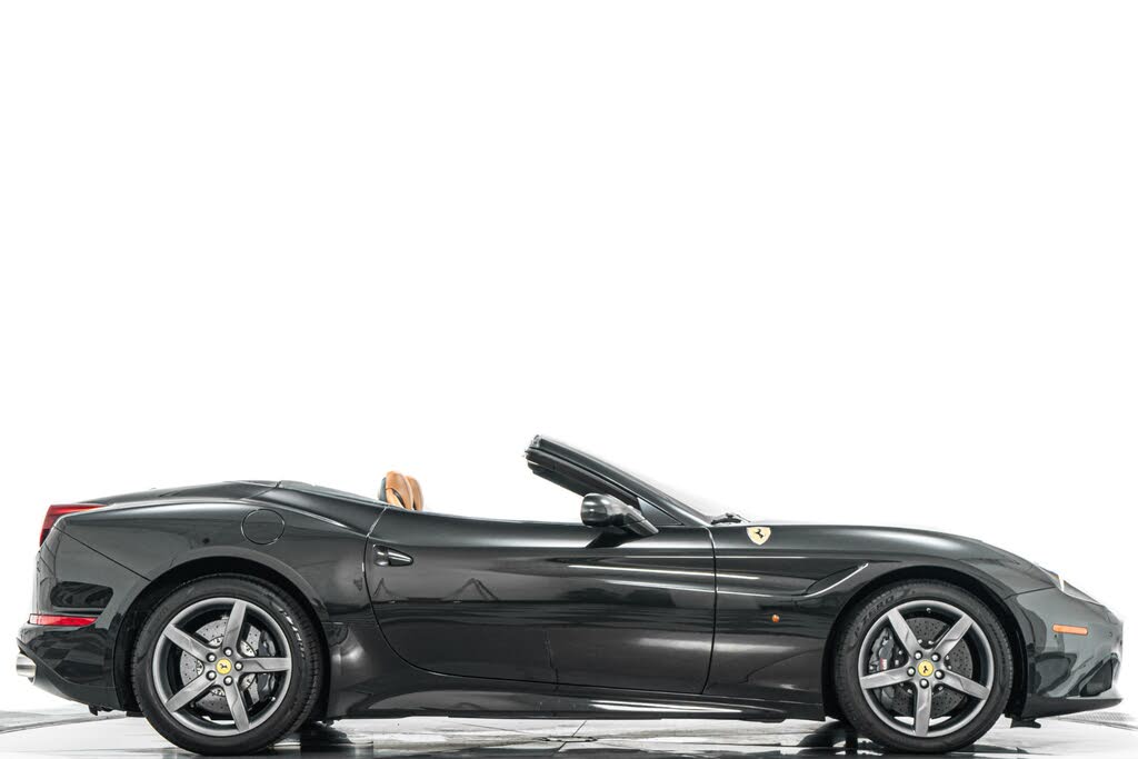 2015 Ferrari California T Roadster photo 2