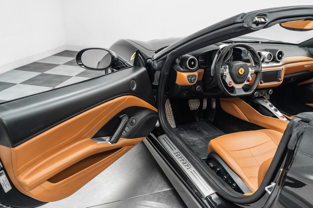 2015 Ferrari California T Roadster photo 23