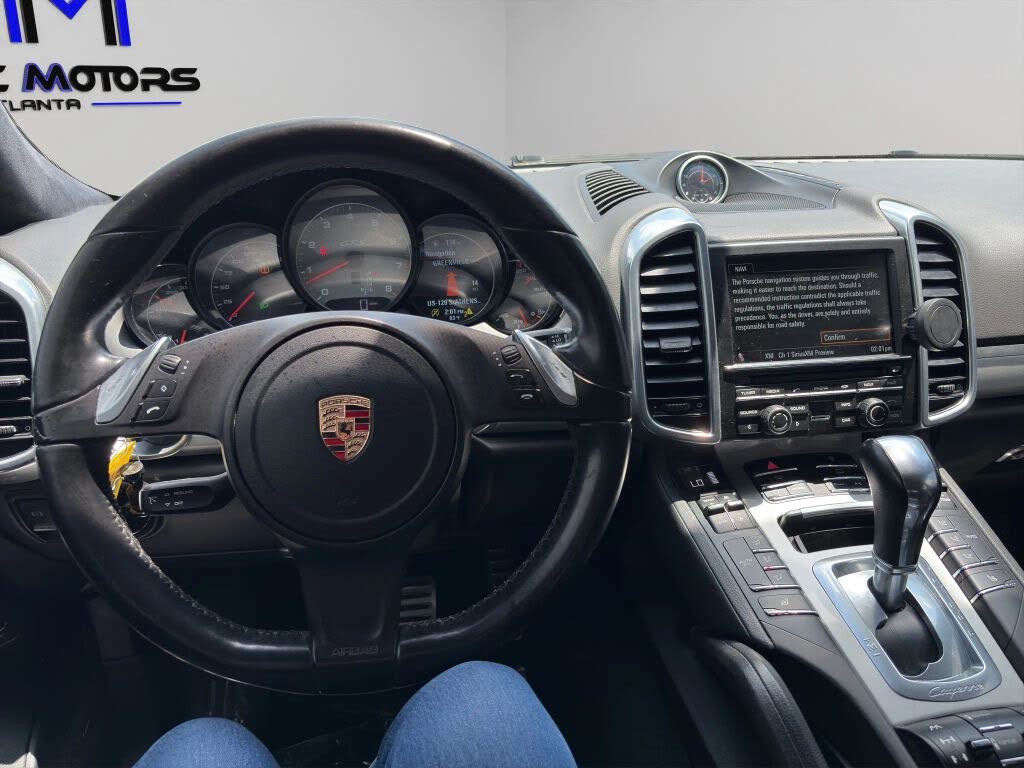 2013 Porsche Cayenne GTS AWD photo 11