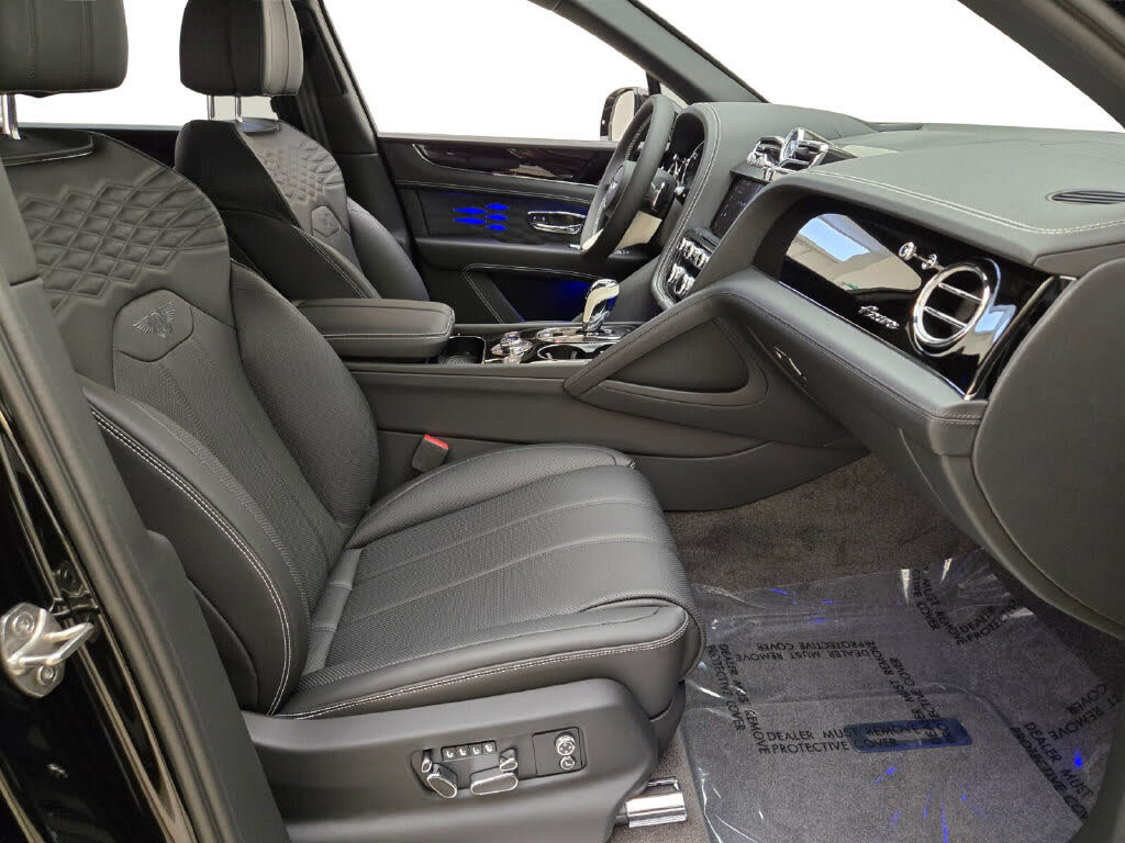 2025 Bentley Bentayga Azure V8 AWD photo 2