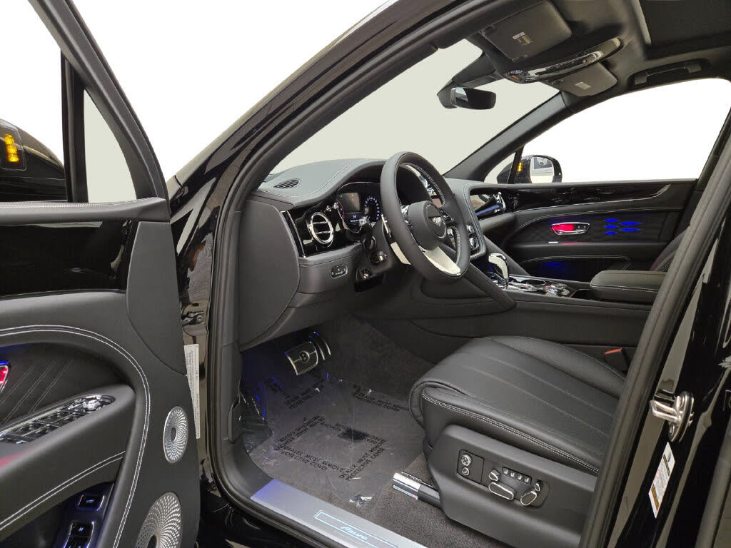 2025 Bentley Bentayga Azure V8 AWD photo 19