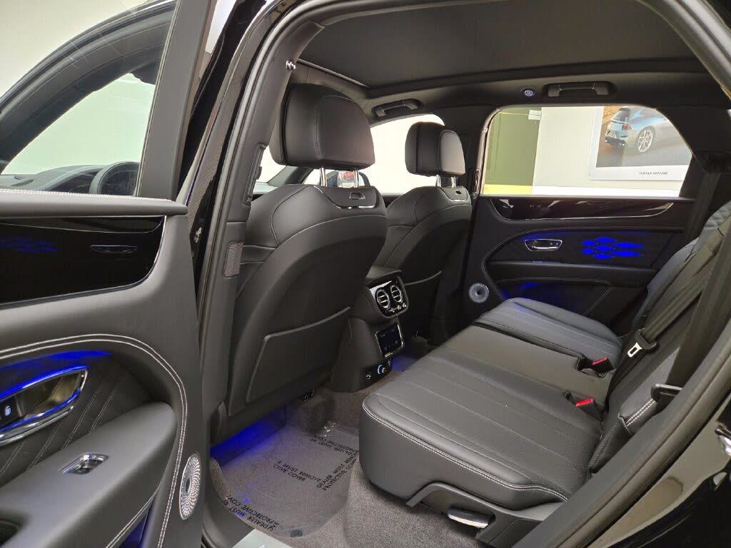 2025 Bentley Bentayga Azure V8 AWD photo 22