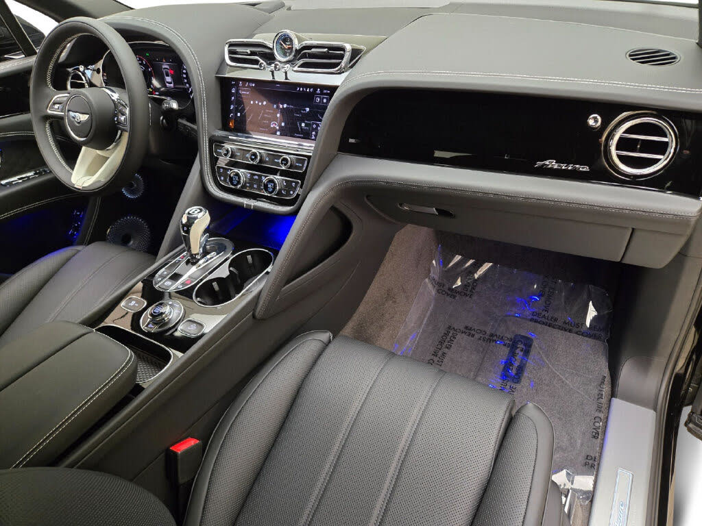 2025 Bentley Bentayga Azure V8 AWD photo 4