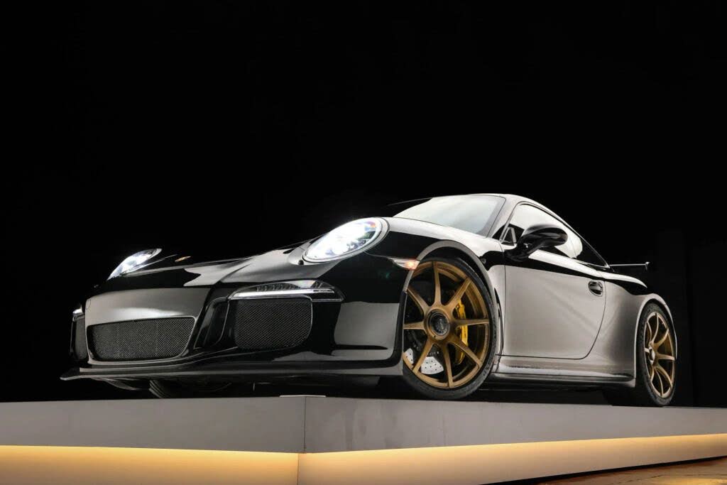 2014 Porsche 911 GT3 Coupe RWD photo 2
