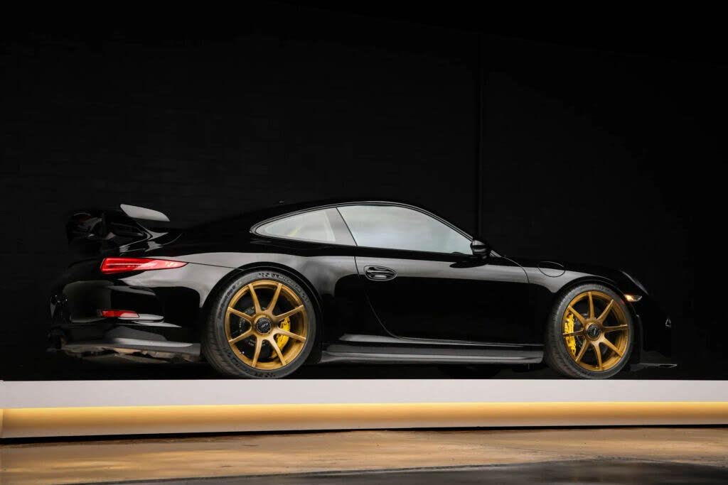 2014 Porsche 911 GT3 Coupe RWD photo 11