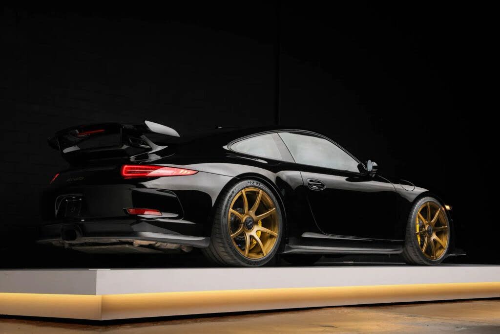 2014 Porsche 911 GT3 Coupe RWD photo 12