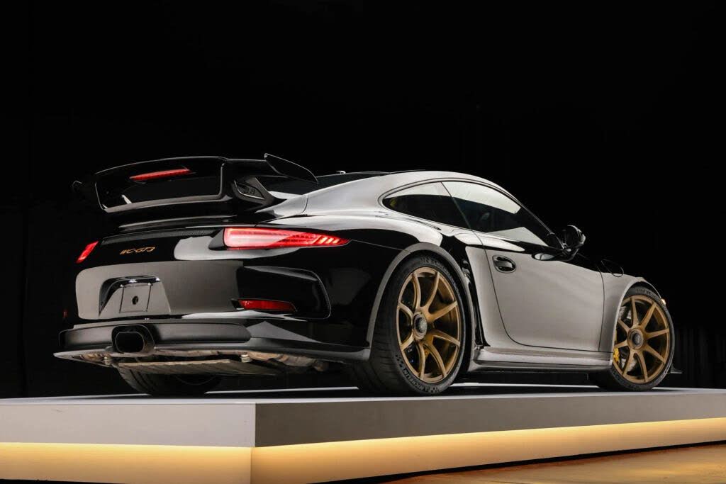 2014 Porsche 911 GT3 Coupe RWD photo 13