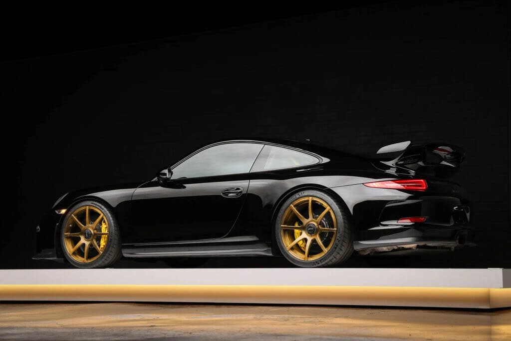 2014 Porsche 911 GT3 Coupe RWD photo 17