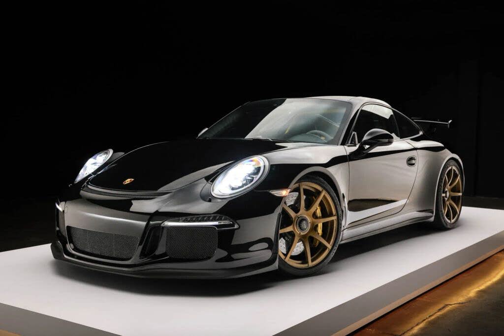 2014 Porsche 911 GT3 Coupe RWD photo 3