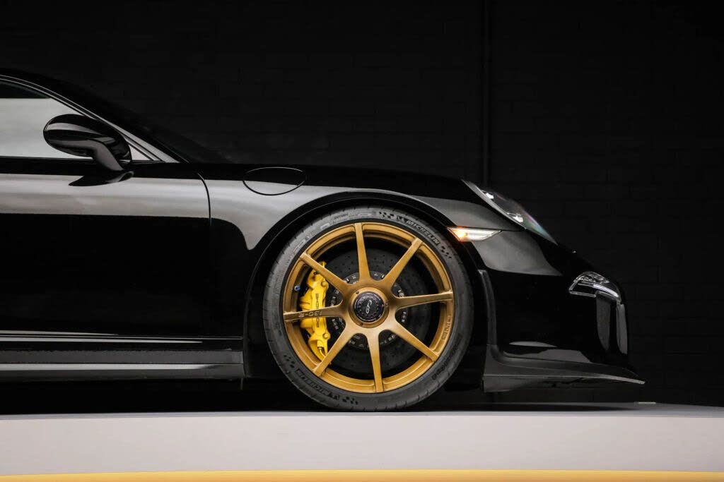 2014 Porsche 911 GT3 Coupe RWD photo 24