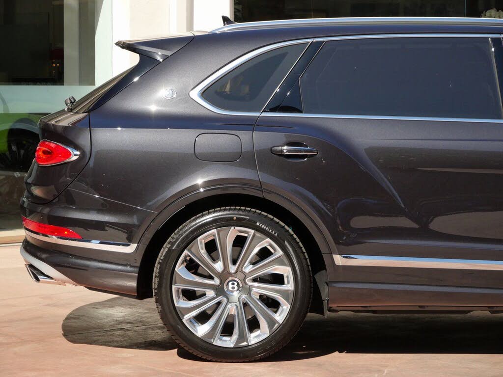 2025 Bentley Bentayga EWB Mulliner V8 AWD photo 11