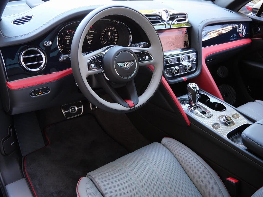 2025 Bentley Bentayga EWB Mulliner V8 AWD photo 14