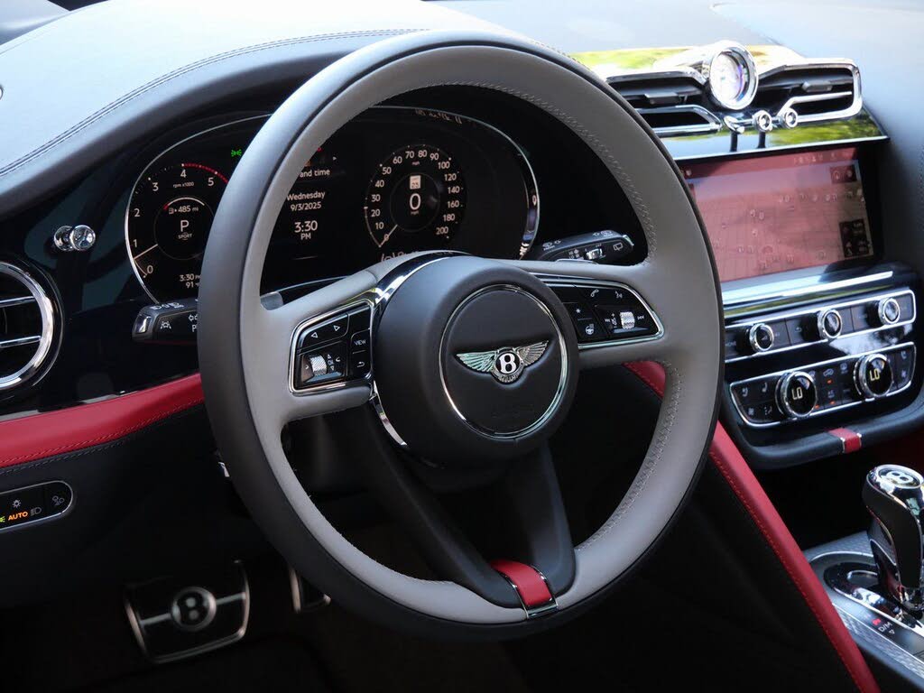 2025 Bentley Bentayga EWB Mulliner V8 AWD photo 15