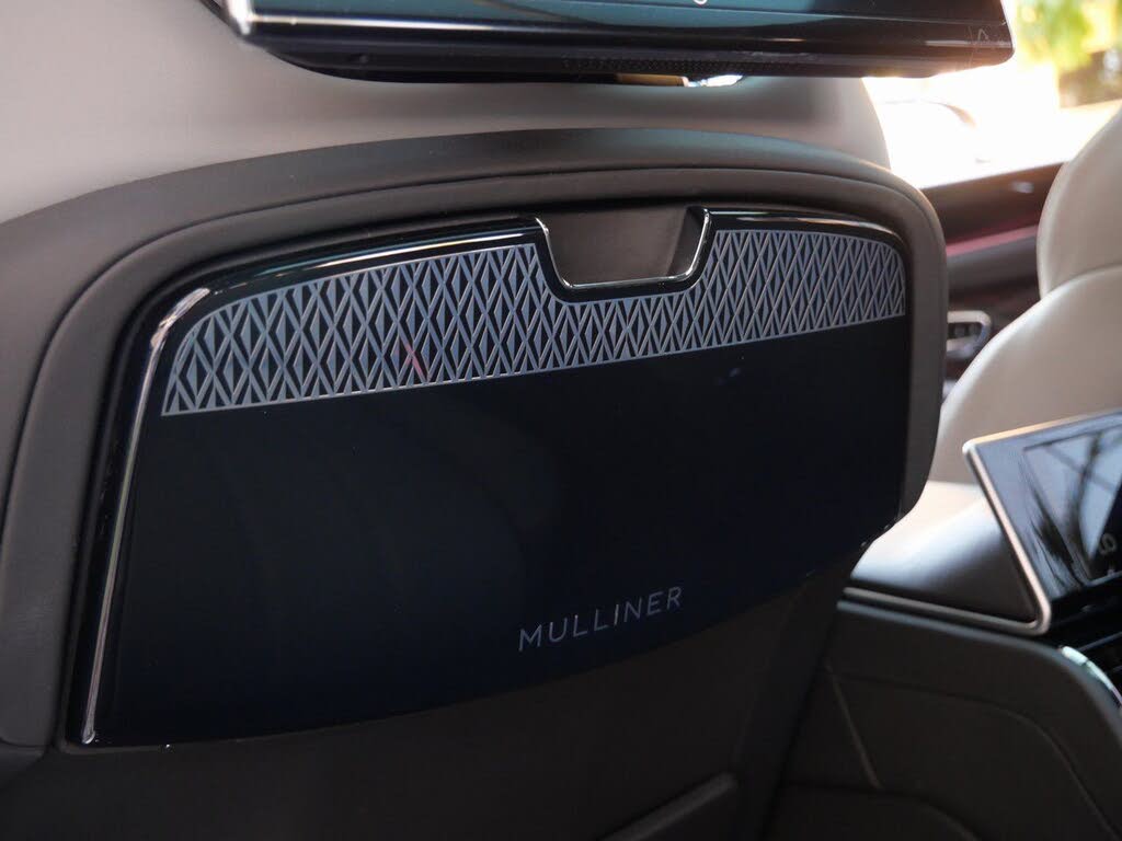 2025 Bentley Bentayga EWB Mulliner V8 AWD photo 22