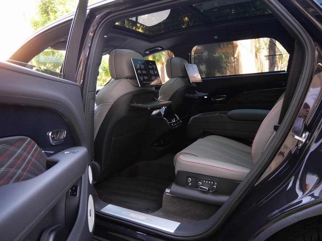 2025 Bentley Bentayga EWB Mulliner V8 AWD photo 23