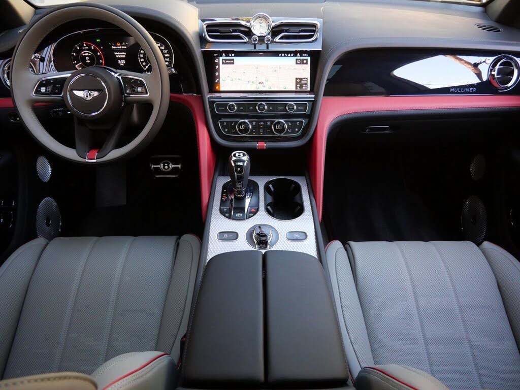 2025 Bentley Bentayga EWB Mulliner V8 AWD photo 4
