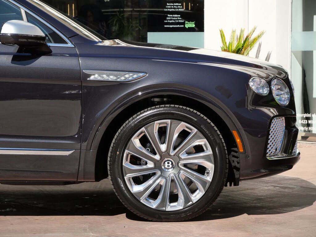 2025 Bentley Bentayga EWB Mulliner V8 AWD photo 6