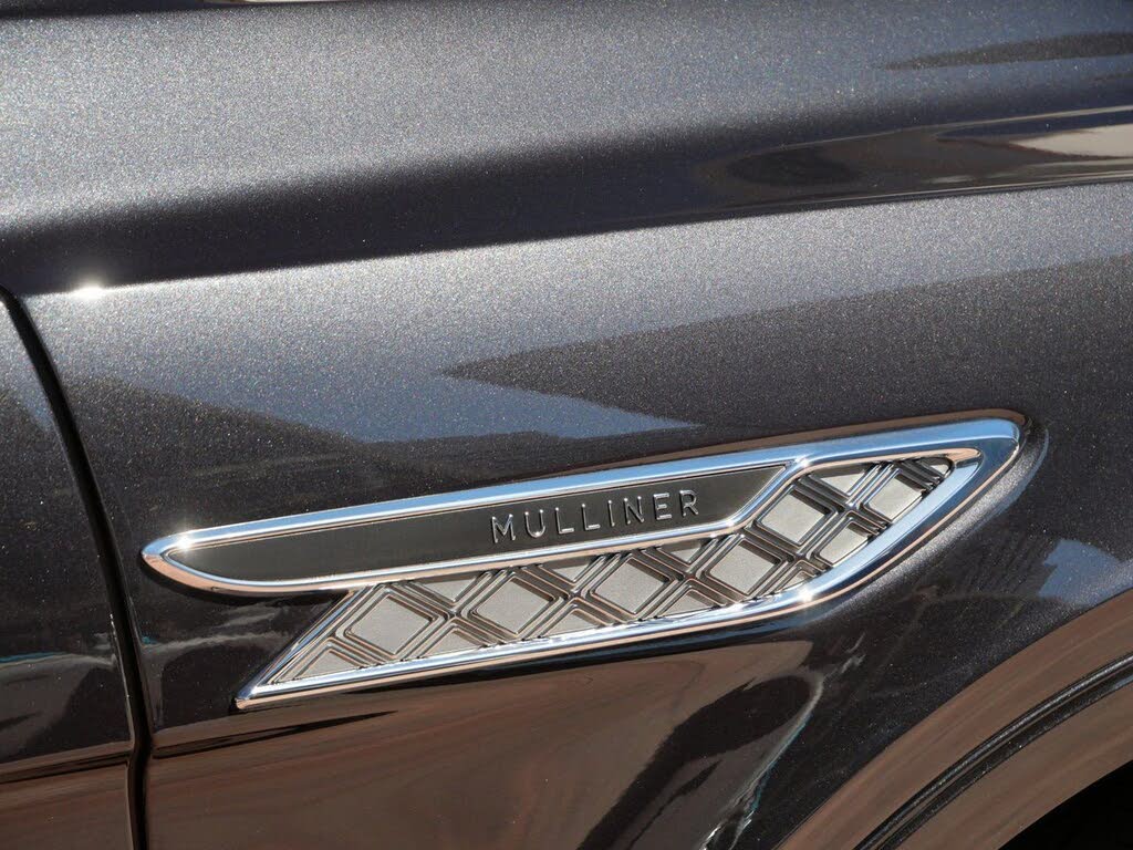 2025 Bentley Bentayga EWB Mulliner V8 AWD photo 7