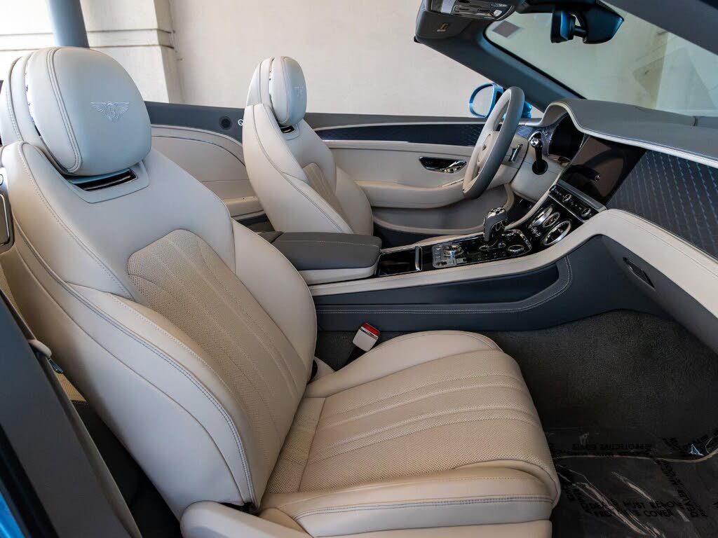 2026 Bentley Continental GTC Azure AWD photo 19