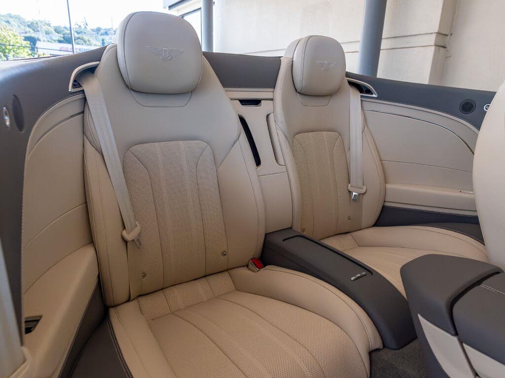 2026 Bentley Continental GTC Azure AWD photo 24