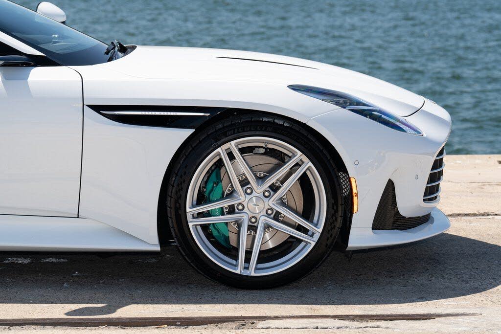 2026 Aston Martin DB12 V8 RWD photo 22