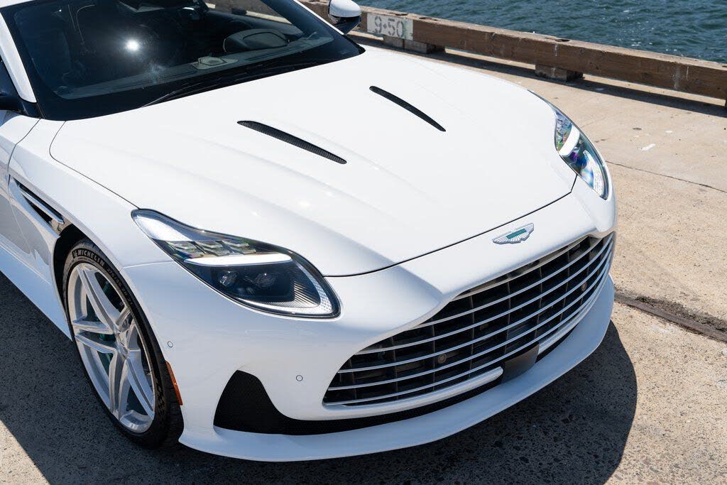 2026 Aston Martin DB12 V8 RWD photo 9