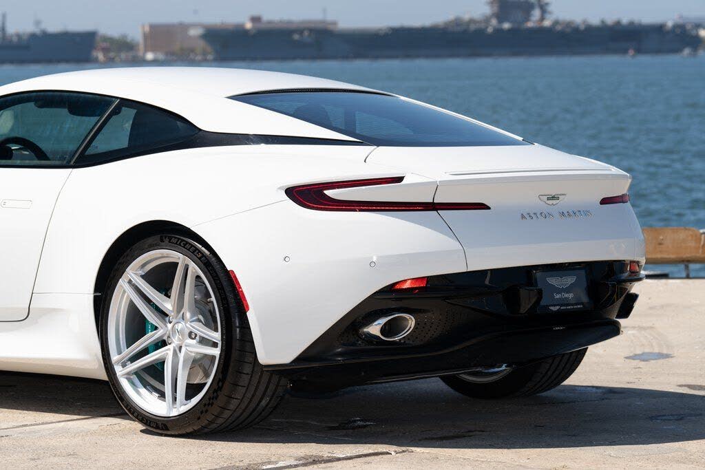 2026 Aston Martin DB12 V8 RWD photo 10