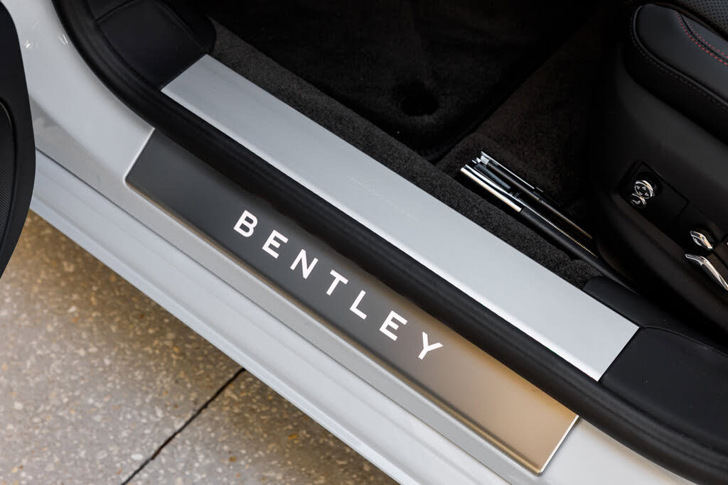 2026 Bentley Flying Spur photo 13