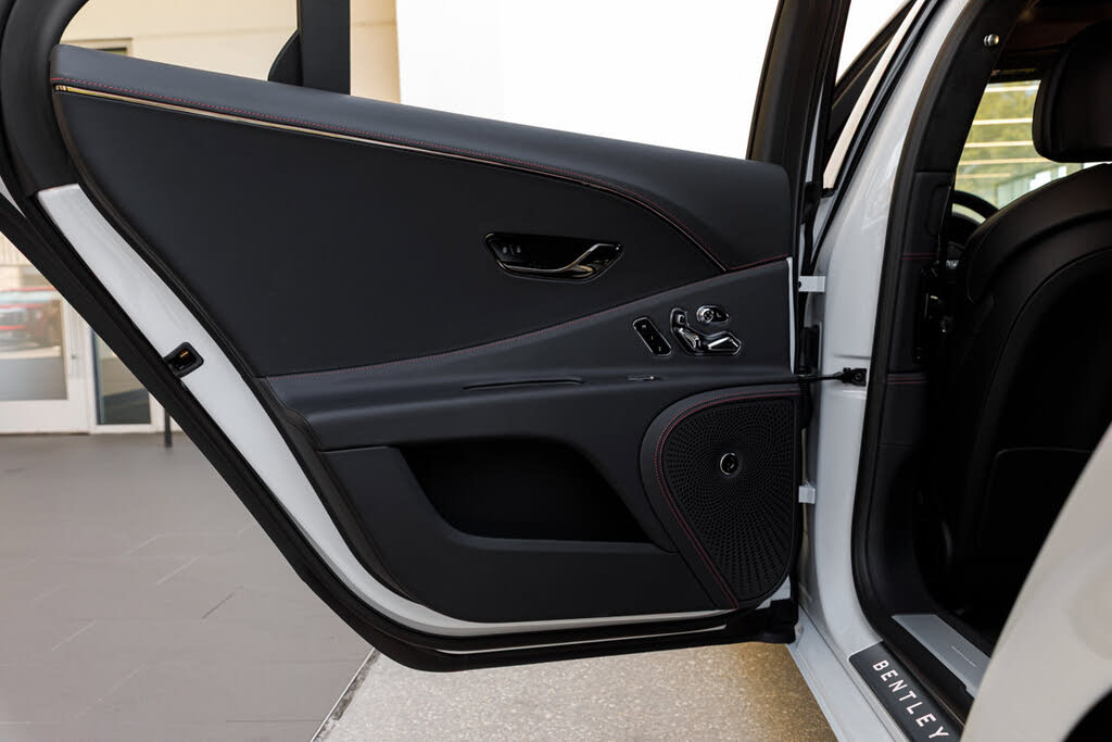 2026 Bentley Flying Spur photo 17