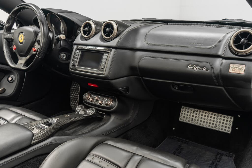 2011 Ferrari California Roadster photo 14