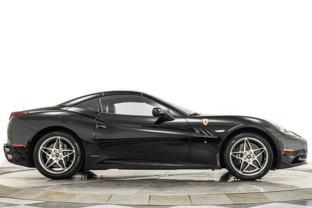 2011 Ferrari California Roadster photo 18