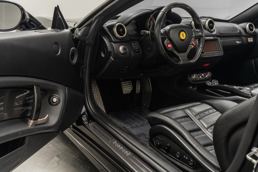 2011 Ferrari California Roadster photo 23