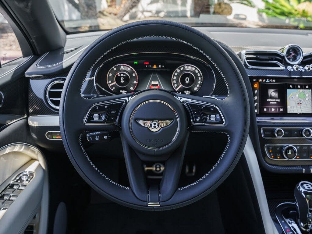 2025 Bentley Bentayga V8 AWD photo 15