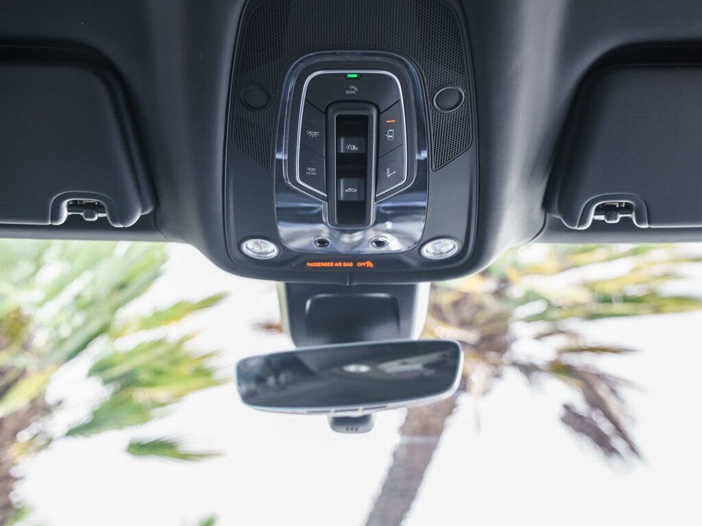 2025 Bentley Bentayga V8 AWD photo 17