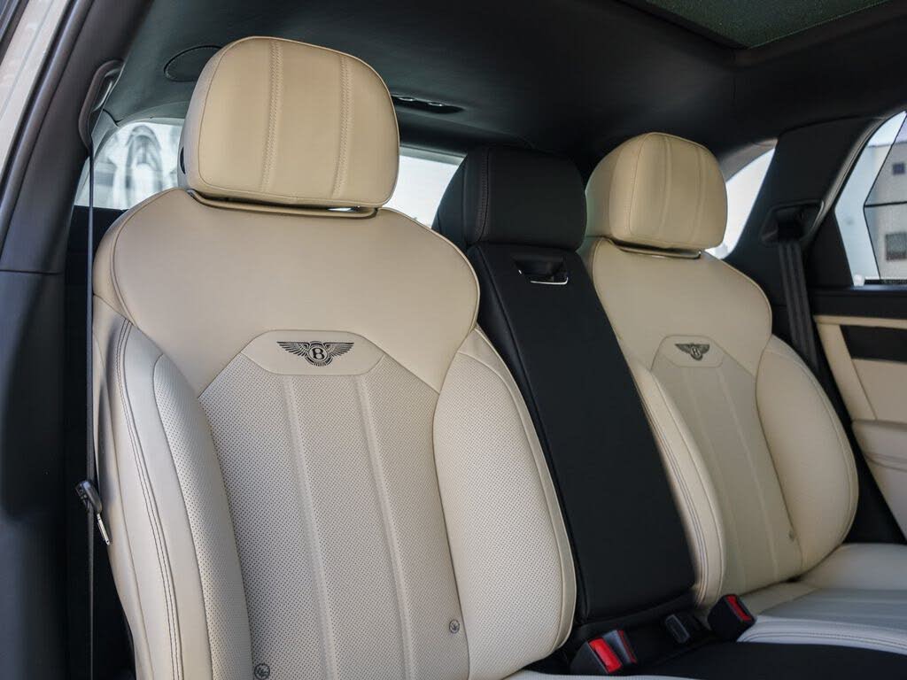 2025 Bentley Bentayga V8 AWD photo 24