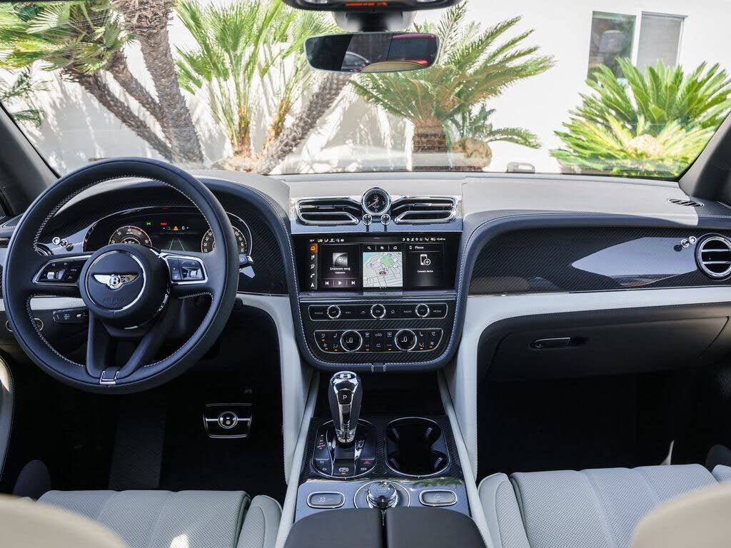 2025 Bentley Bentayga V8 AWD photo 4