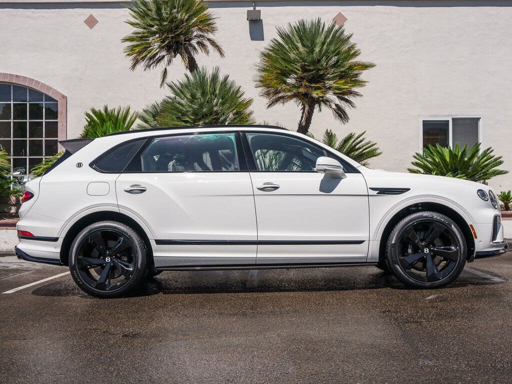 2025 Bentley Bentayga V8 AWD photo 5