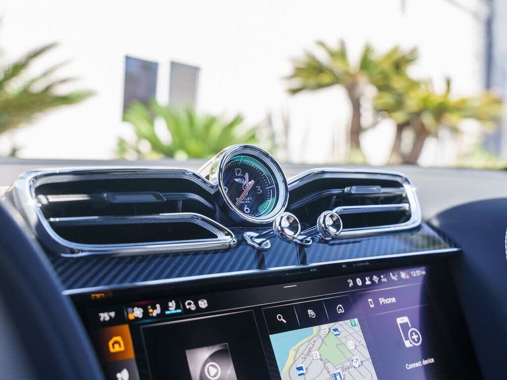 2025 Bentley Bentayga V8 AWD photo 8