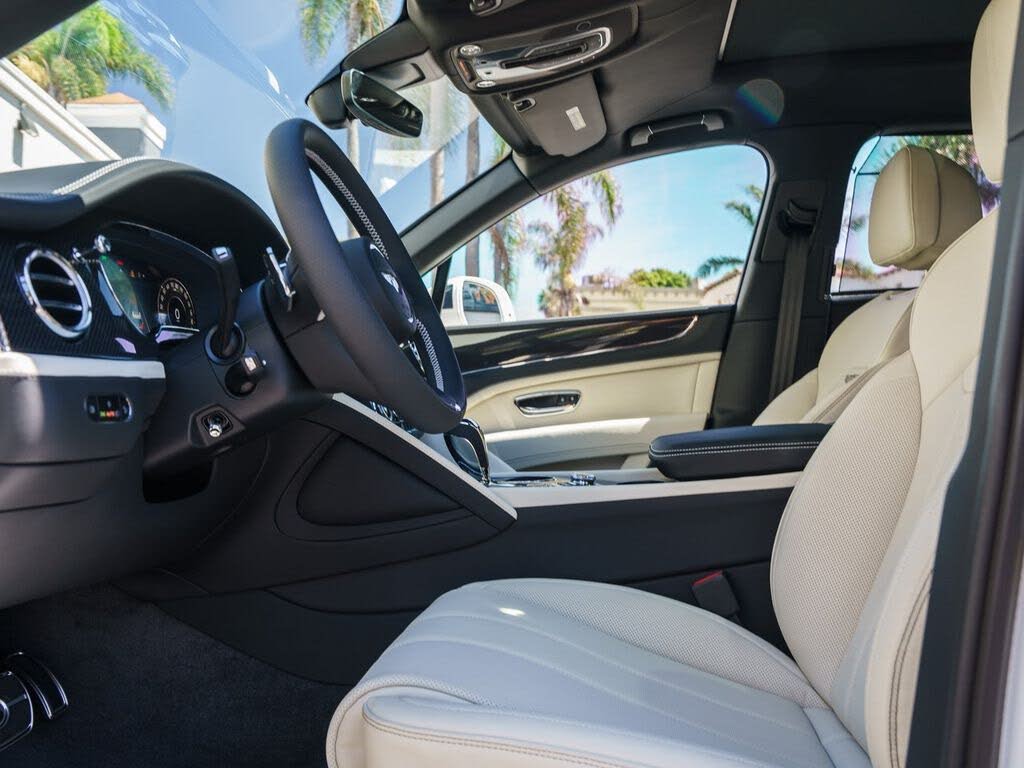 2025 Bentley Bentayga V8 AWD photo 10