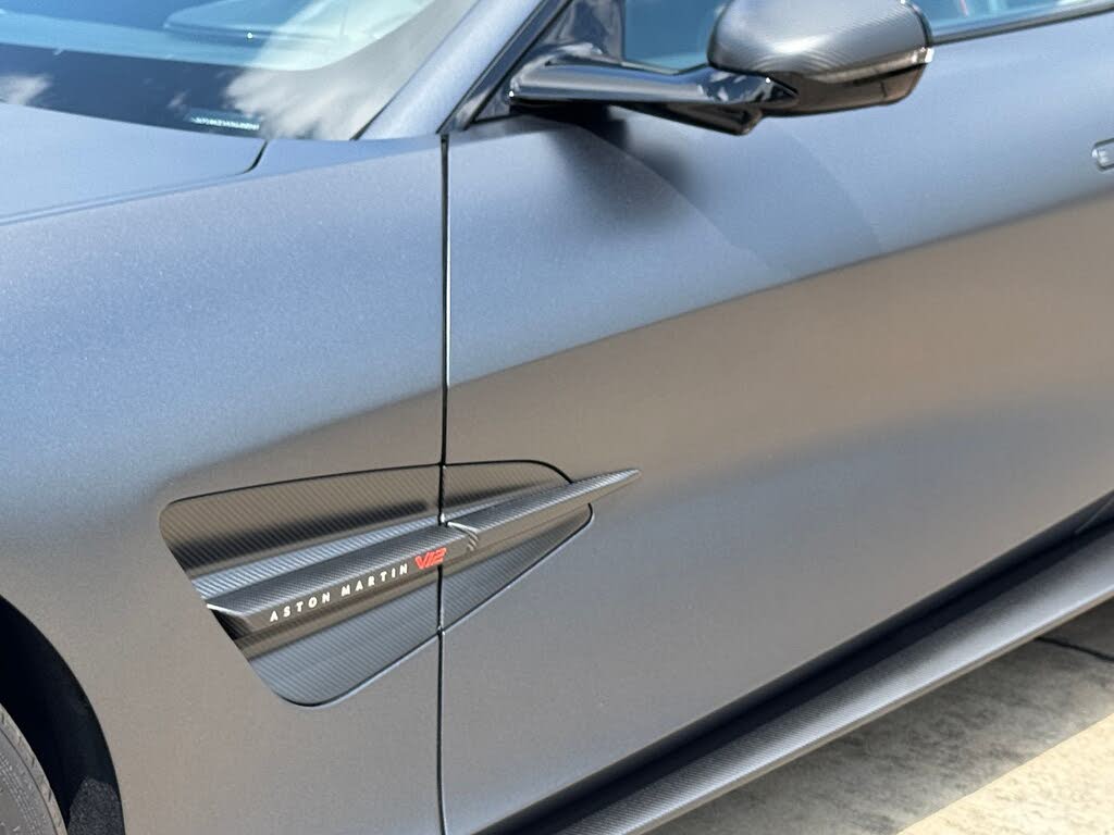 2025 Aston Martin Vanquish Coupe RWD photo 13