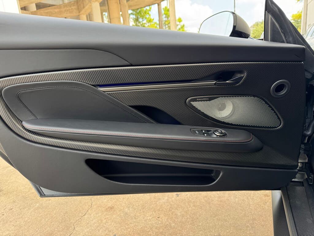 2025 Aston Martin Vanquish Coupe RWD photo 19