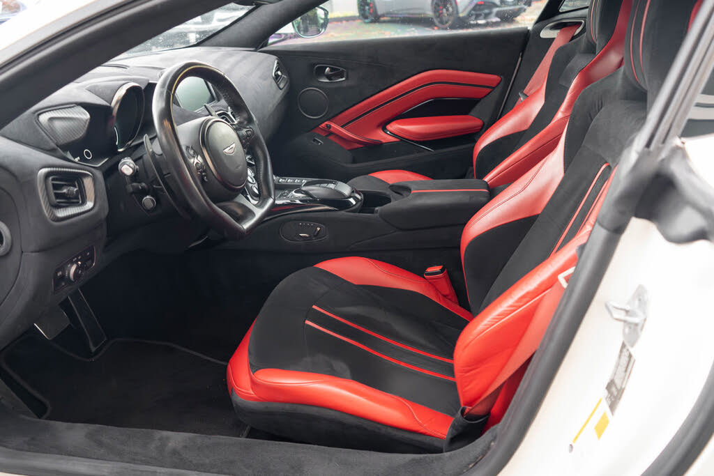 2020 Aston Martin Vantage RWD photo 12