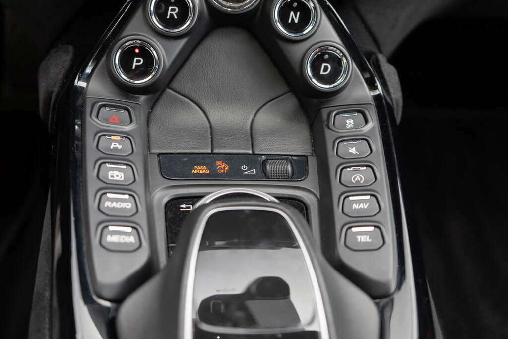 2020 Aston Martin Vantage RWD photo 23
