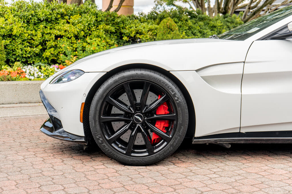 2020 Aston Martin Vantage RWD photo 4