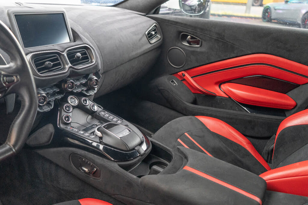 2020 Aston Martin Vantage RWD photo 10