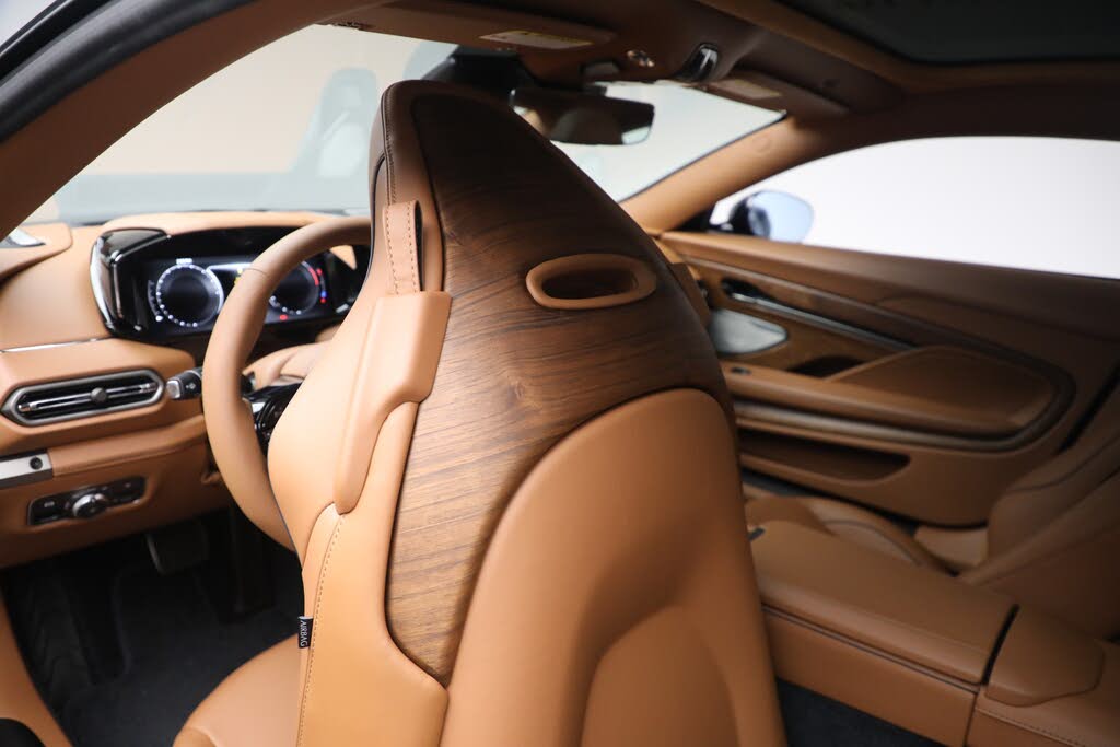 2026 Aston Martin Vanquish Coupe RWD photo 17