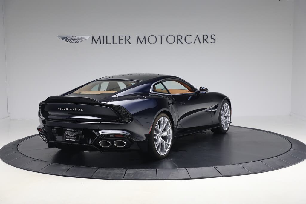 2026 Aston Martin Vanquish Coupe RWD photo 7